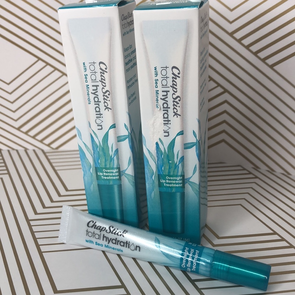 ChapStick Lip Treatment Total Hydration With Sea Minerals Overnight Renewal Balm - Picture 2 of 11